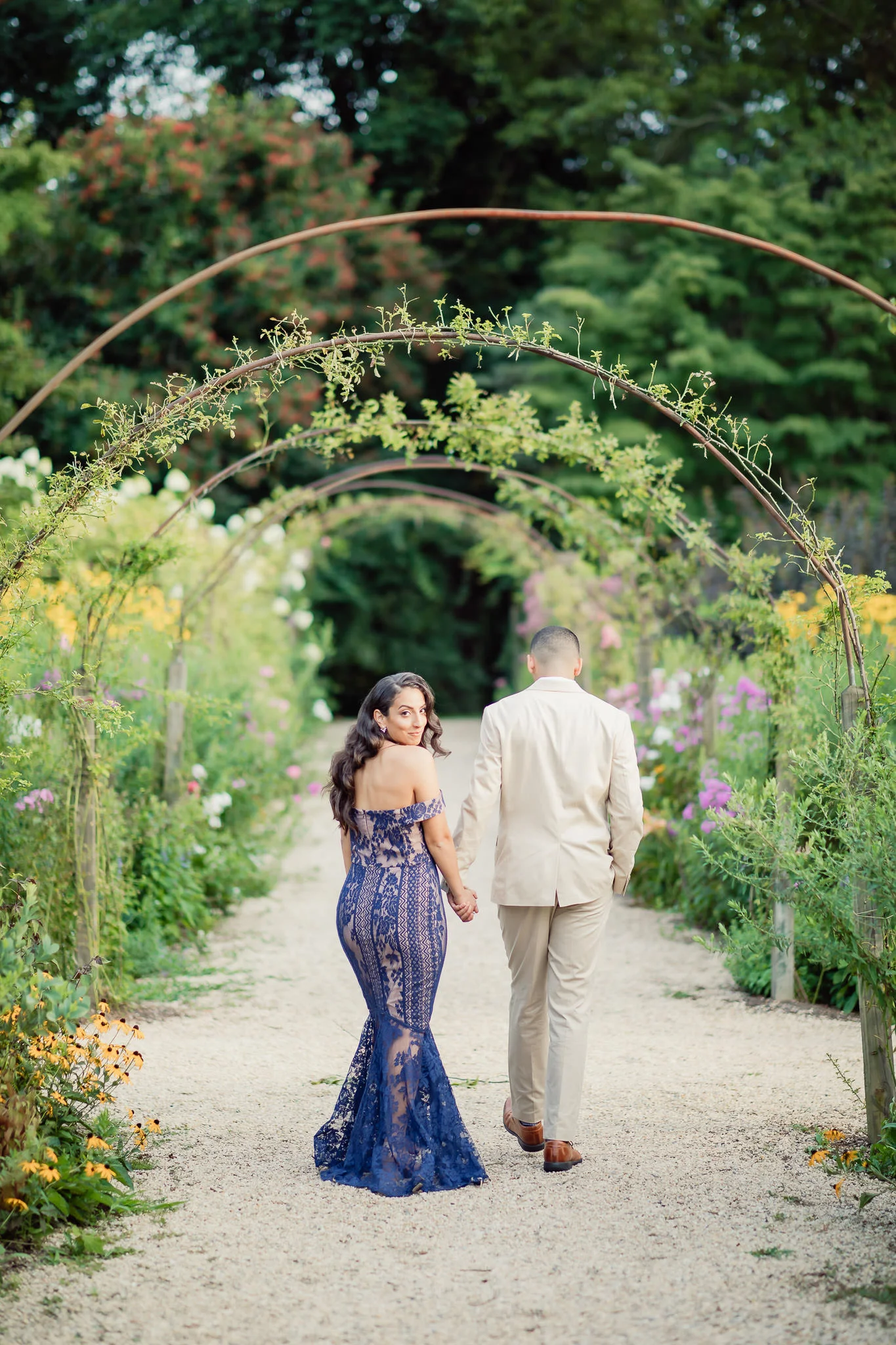 Planting Fields Engagement Session by Charming Images 0034.jpg