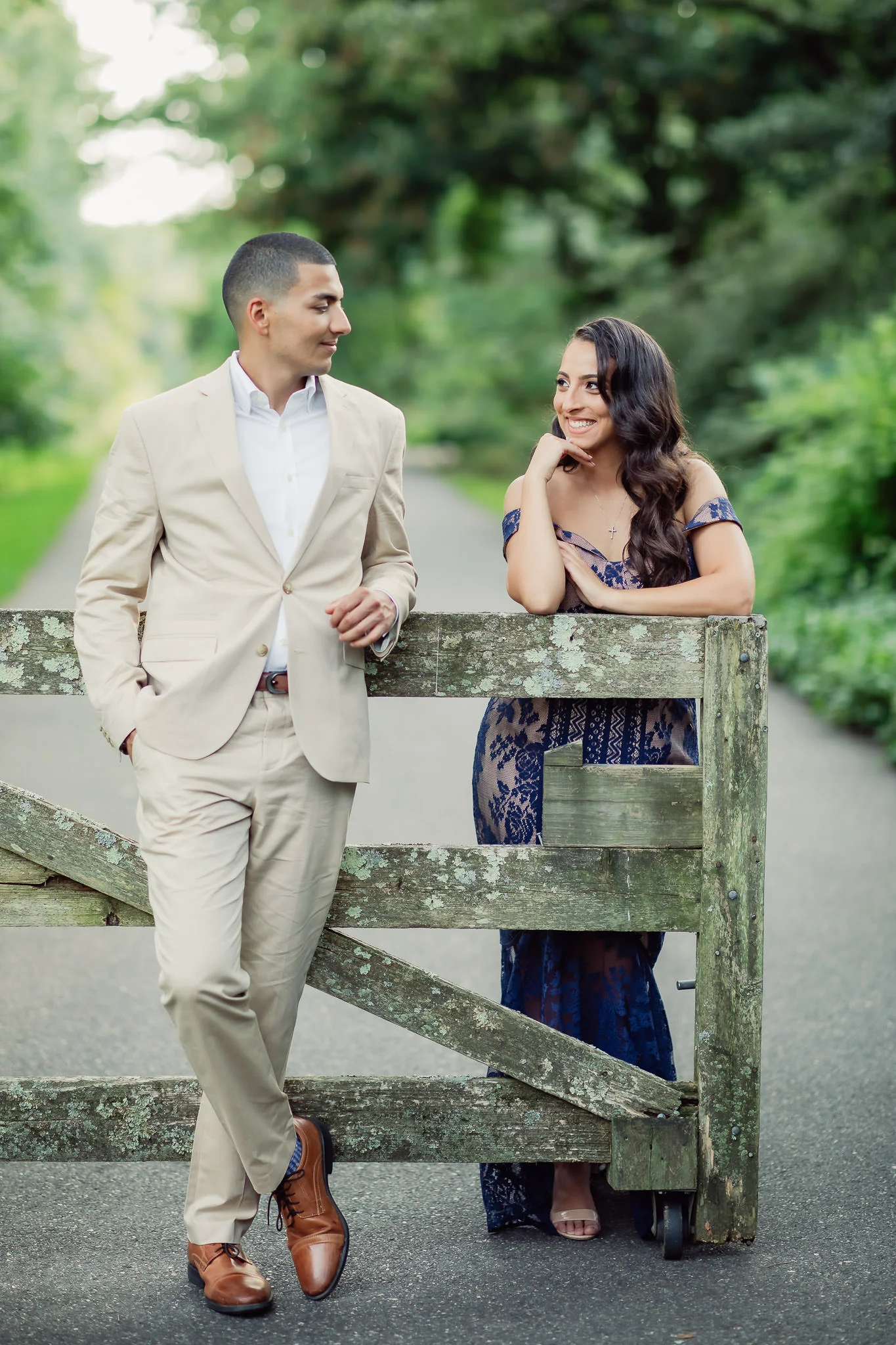 Planting Fields Engagement Session by Charming Images 0036.jpg