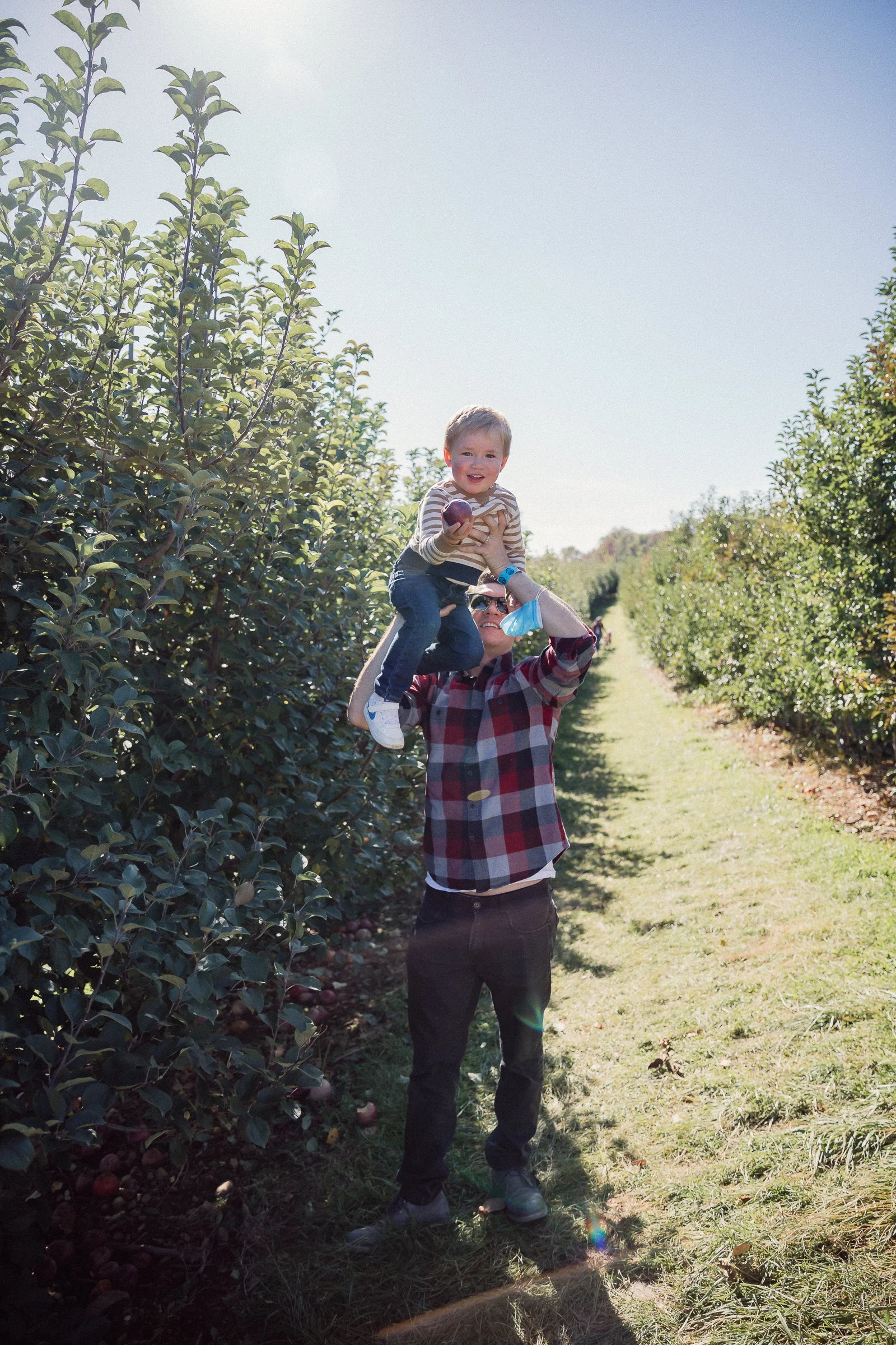2020.10.14 Apple Picking 0054.jpg