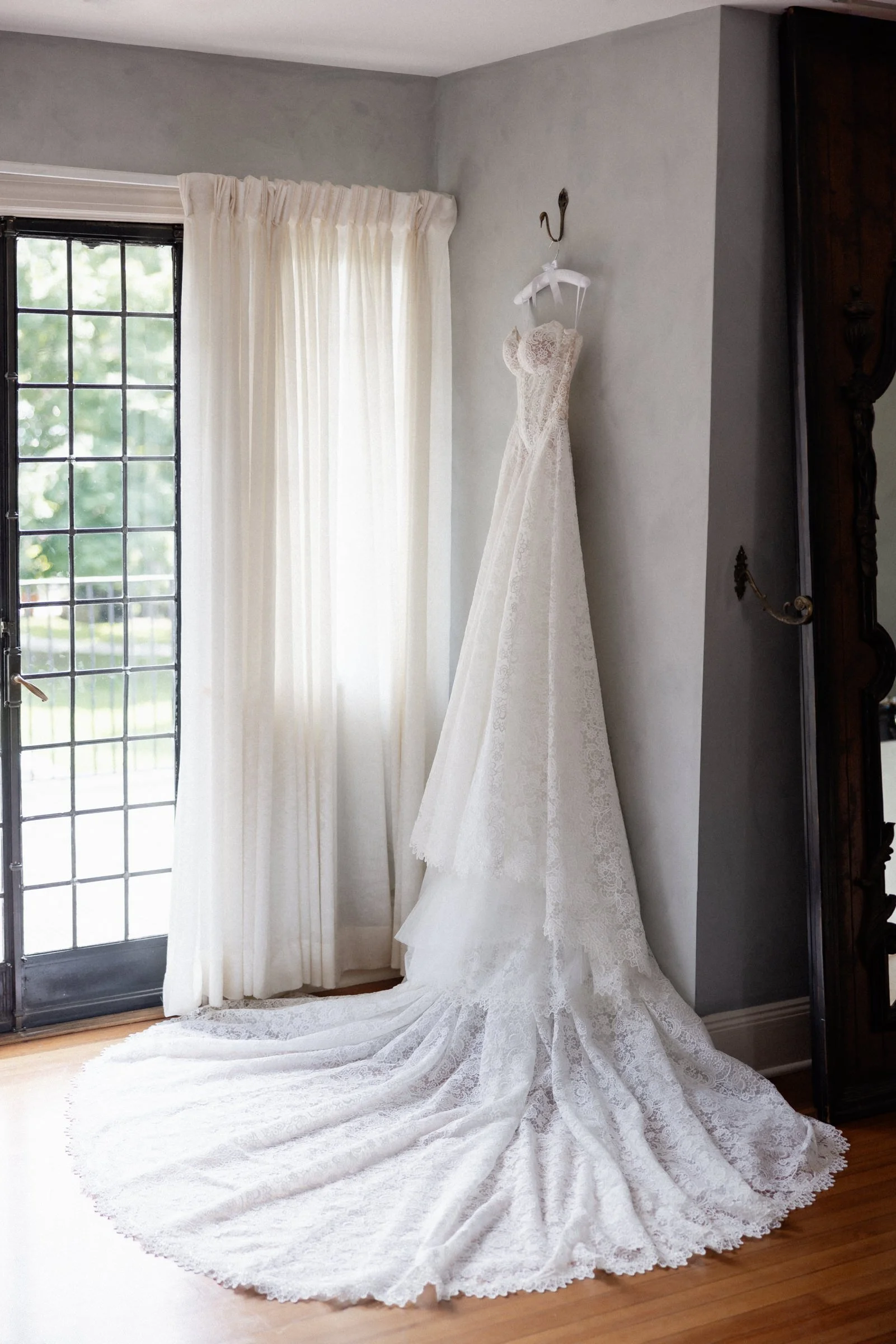 Pleasantdale Chateau wedding by Charming Images - 0021.jpg