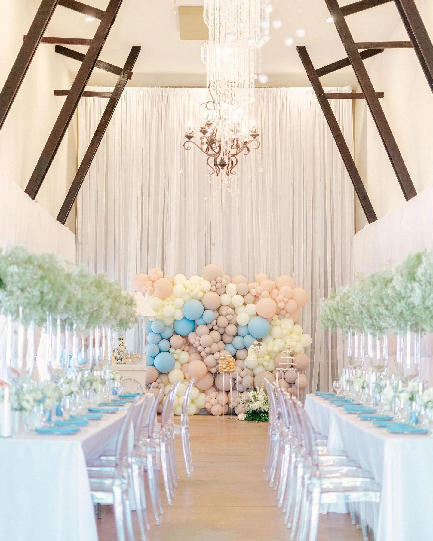 Welcome baby KHALLADI ... love how it turned out for @durranipopal baby shower 

Vendor love

Planning + Design: @baharshakor Photography: @lynnleephotography
Drapery + Rentals: @bloomingmiradesigns 
Floral Design: @fignvine 
Balloons: @lovelyeventde