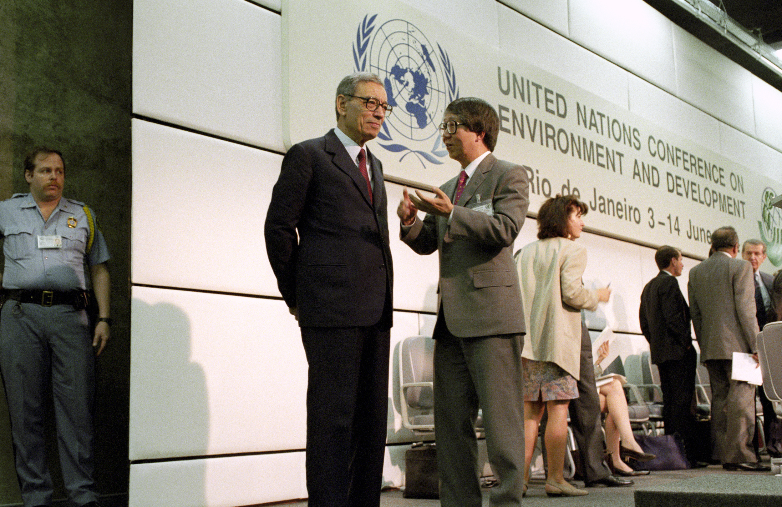 Secretary-general boutros boutros-ghali and chairman tommy koh at the historic earth summit in 1992. CREDIT: UN PHOTO, HTTP://WWW.UNMULTIMEDIA.ORG/PHOTO/GALLERY.JSP?QUERY=BOUTROS-GHALI .