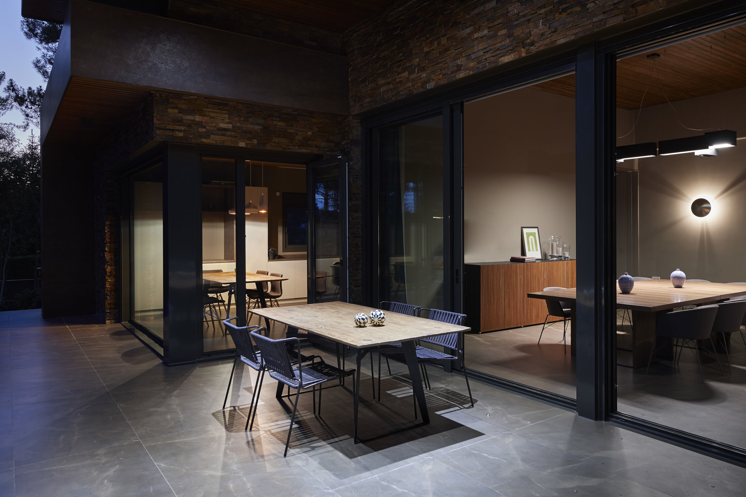  Architecture by  Santiago Martínez de Dueñas &nbsp;|&nbsp;Photos by  Daniel Schäfer     