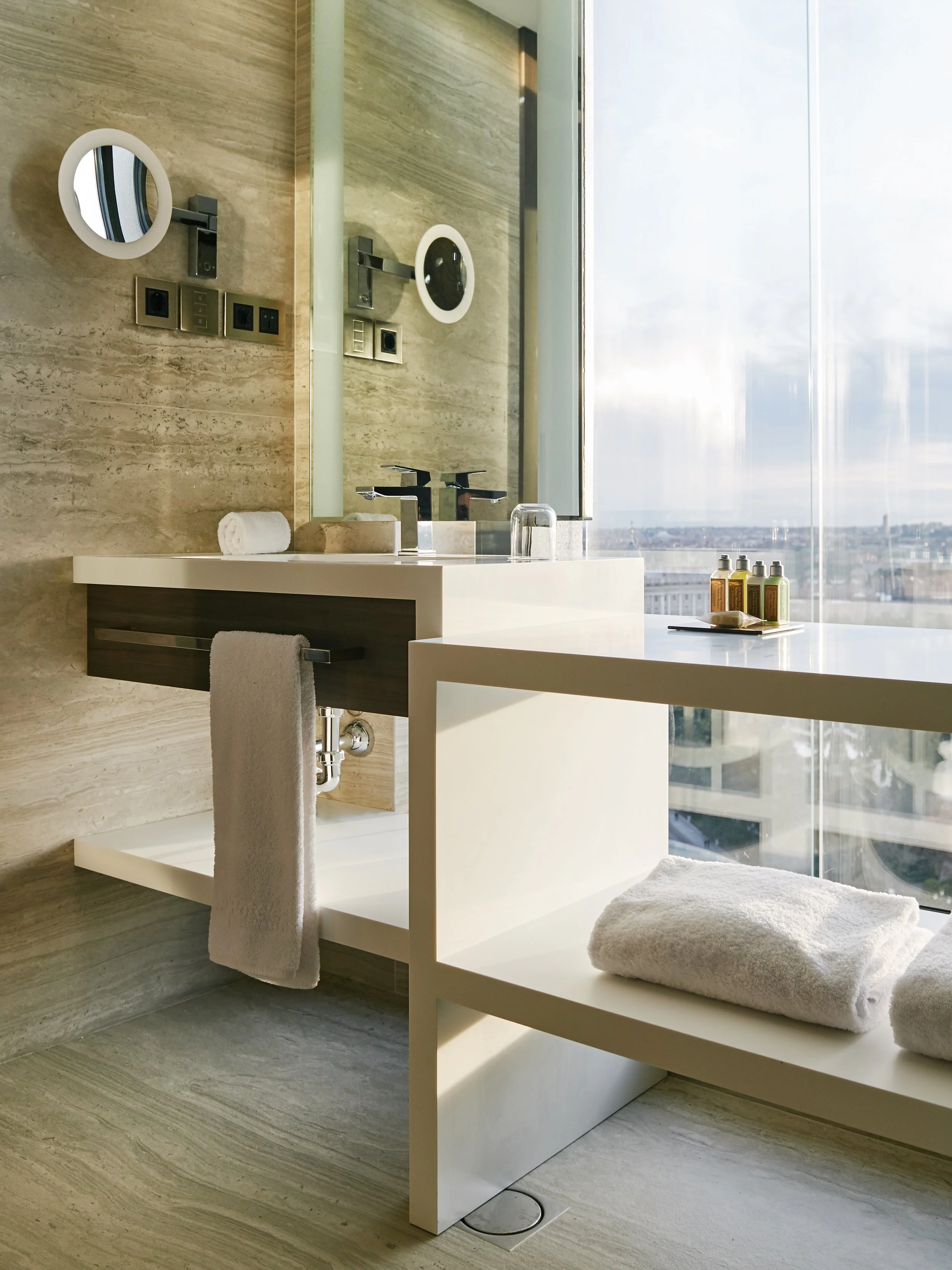  Photos by  Daniel Schäfer  