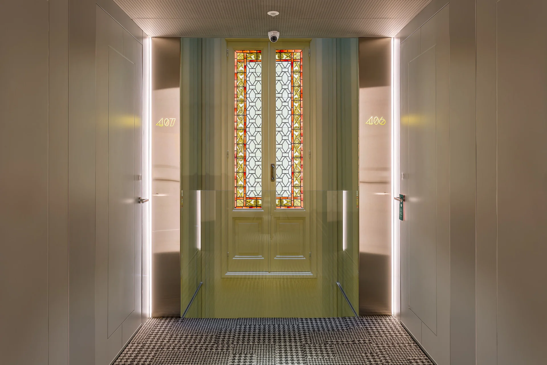 ROOM-MATE-GORKA-HOTEL-SAN-SEBASTIAN-CORRIDOR-4.jpg