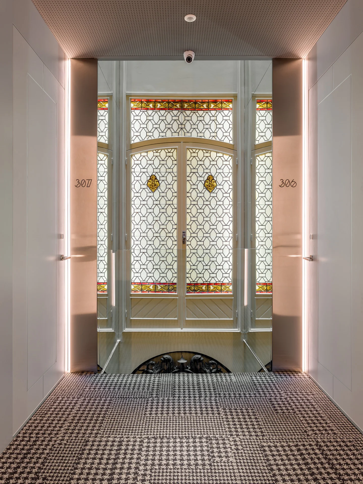 ROOM-MATE-GORKA-HOTEL-SAN-SEBASTIAN-CORRIDOR-3.jpg