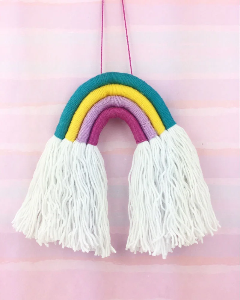 Regenboge-aus-Wollsträngen.jpg