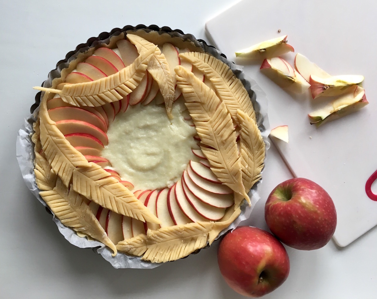 hoiberlin-deko-apfelgriess-tarte-camilla-1.jpeg