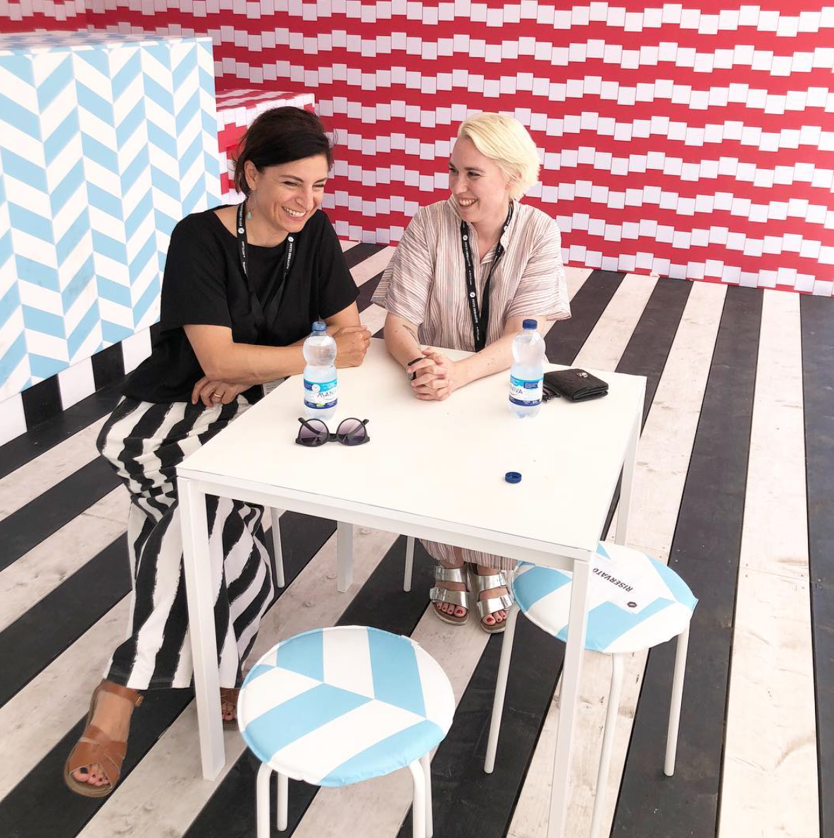 Stadtlandkind meets Hoi Berlin. #itsamatch. Colors and Stripes at it's best. Bildcredit: Tobias SLK
