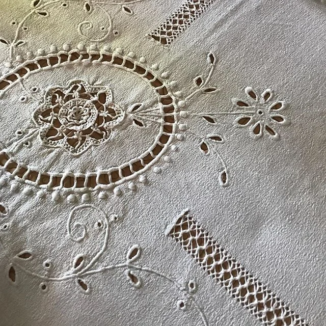Sunday lunch at the in-laws and I am still after 18 years so amazed and fascinated by the beautiful table linens from my MIL grandmother&rsquo;s family. She has no idea how old they are. Admire the stunning hand embroidery which represents hours of h