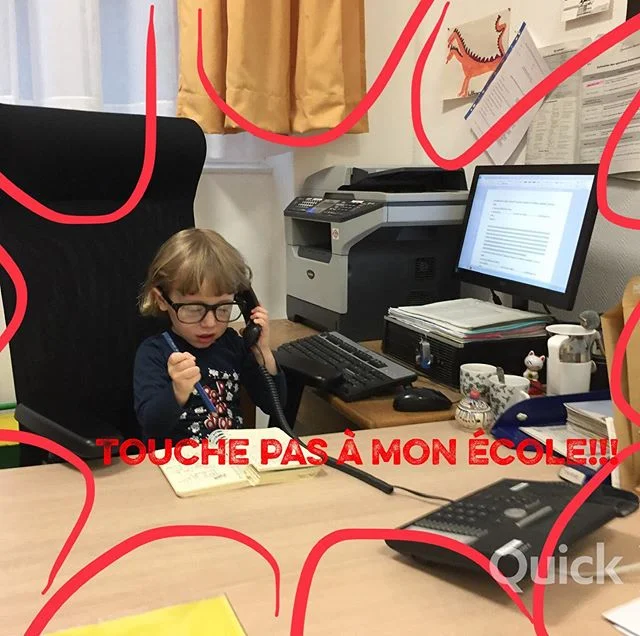 Tr&egrave;s fi&egrave;re de mon petit L&eacute;o toute juste 3 ans qui n&rsquo;as pas peur de d&eacute;fendre son droit &agrave; une &eacute;ducation correcte lors d&rsquo;une occupation du bureau de la directrice de l&rsquo;&eacute;cole maternelle C