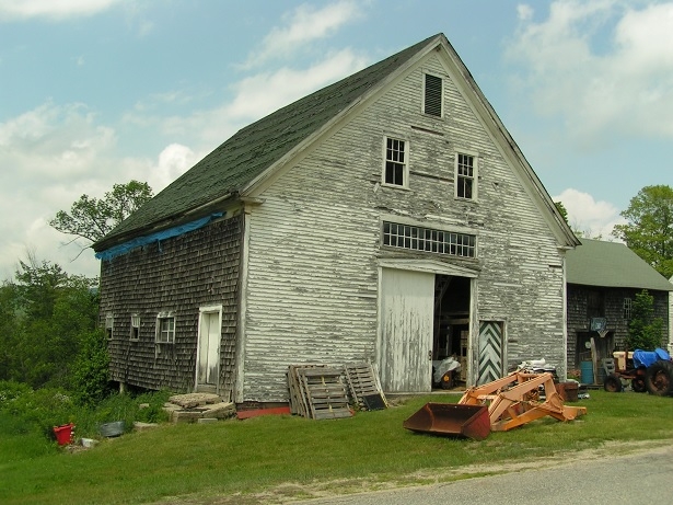 barnwithtractor.jpg