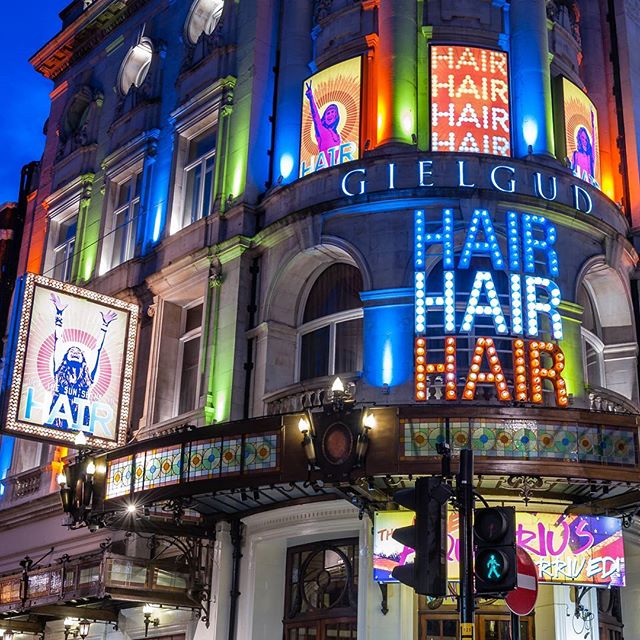 #musical #hair #musically #opera #show #glamour #actors #streetshot #streetphotography #buildings #skyline #architecture #colorful #neon  #london #lovelondon #mylondon #nikon #kimwilkens #ig_worldclub #ig_myshot #picoftheday