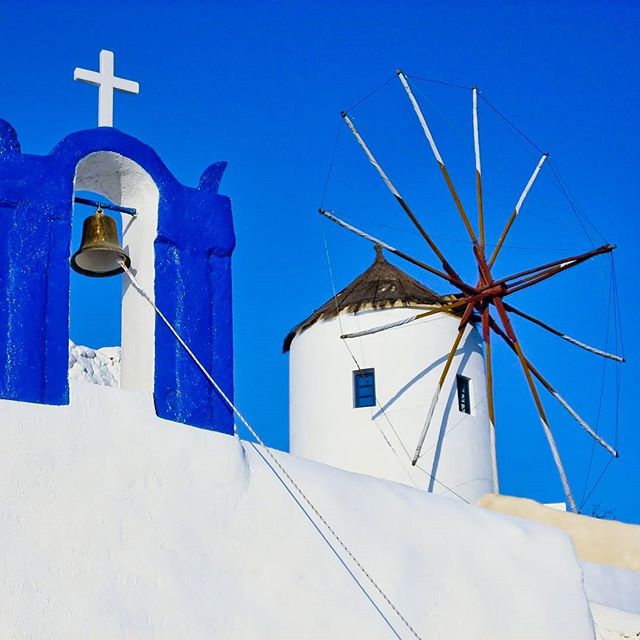 #santorini #greece #holiday #ferie #summer  #vacation #colorful #architecture #archilovers #archigram #love #charm #windmill #white #blue #design #shape #traditional #romantic #peace #kimwilkens #nikon #picoftheday #ig_worldclub #ig_myshot #travelour