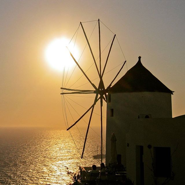 #sun #sunset #landscape #ocean #water ##nightshot #love #reflection
#beautiful #sea #windmill #kimwilkens #ig_worldclub #ig_myshot #nikon #exploretheworld #picoftheday #santorini #greece #vacation #summer #relax #peace