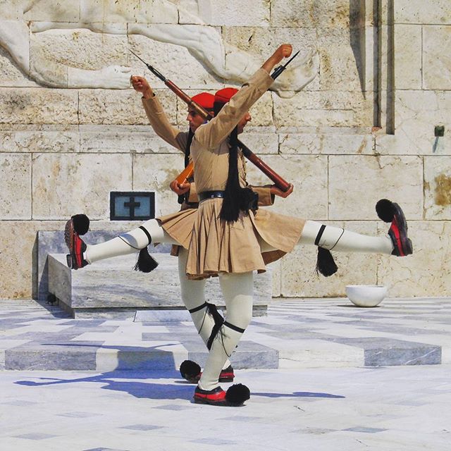 #athens #greece #people #soldiers #street #streetshot #symmetry #style #charm #perfection #power #kimwilkens #nikon #picofday #ig_myshot  #neverstopexploring #lovetotravel #loveathens #cityview #uniform #guards