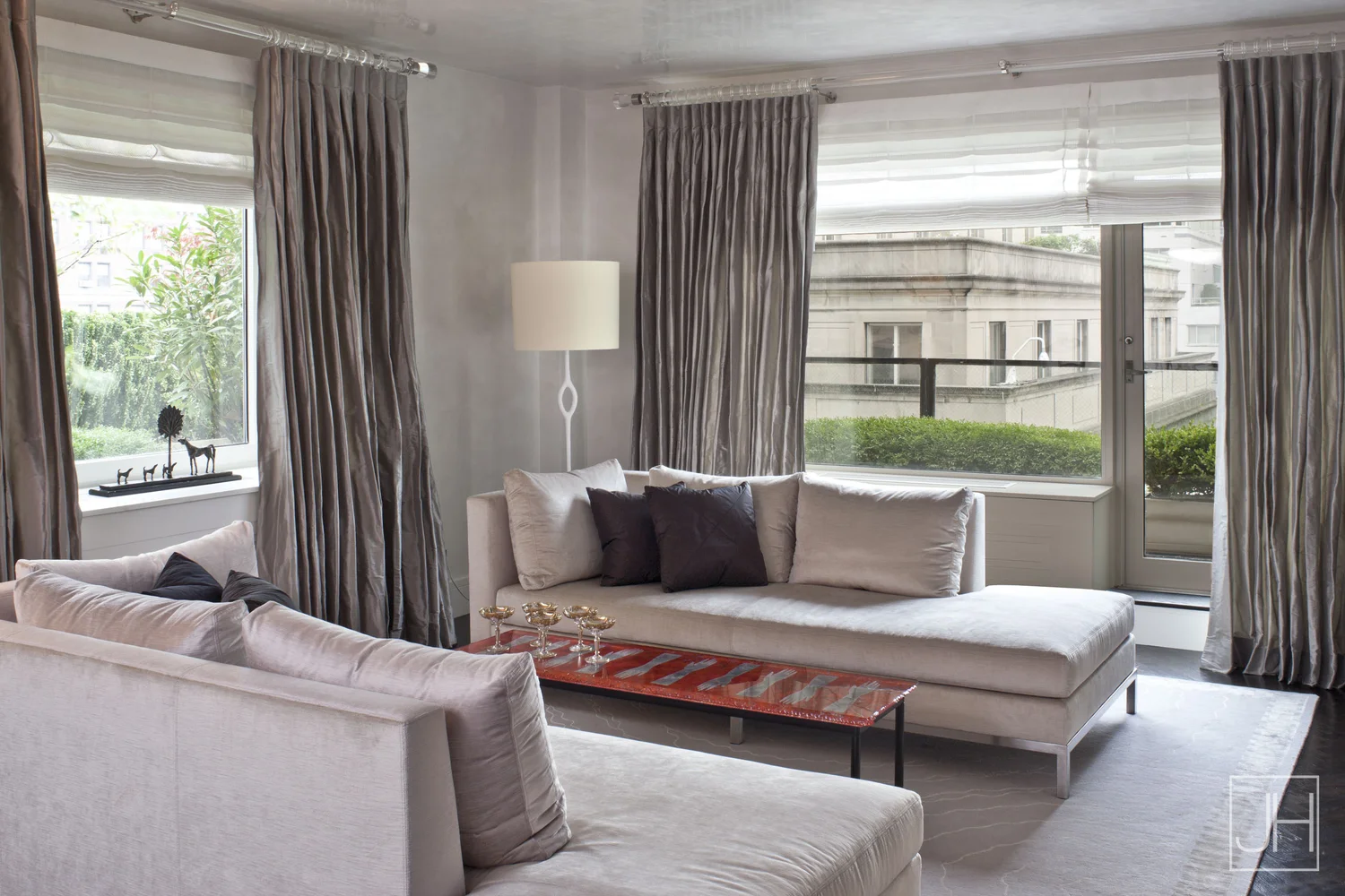 JAMIE HERZLINGER - 5TH AVE - NEW YORK, NY