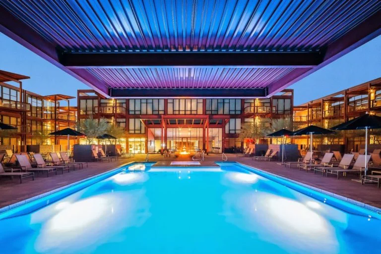 Domus-pool-768x512.jpg