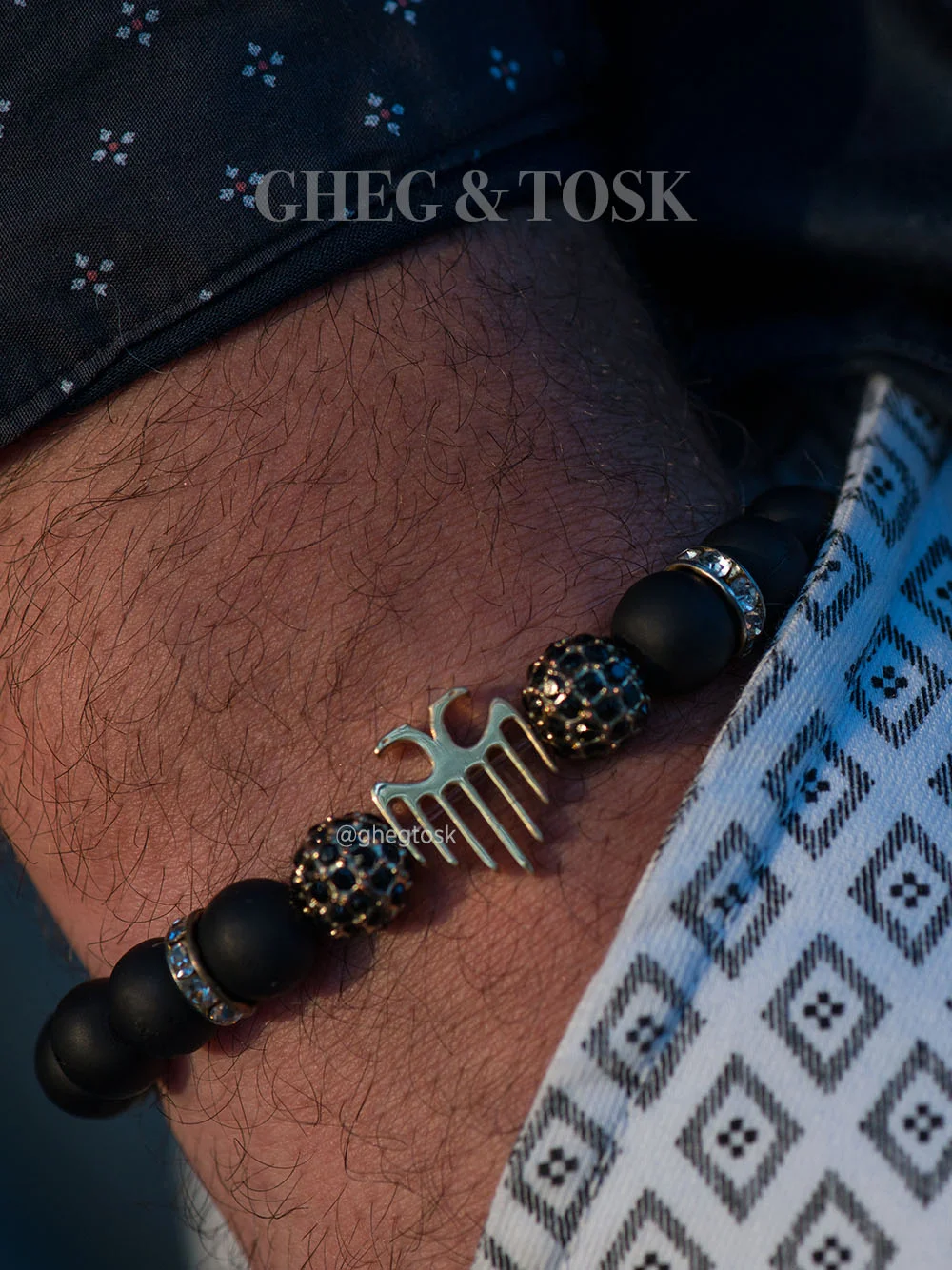 Mens_black_logo_bracelet_01.jpg