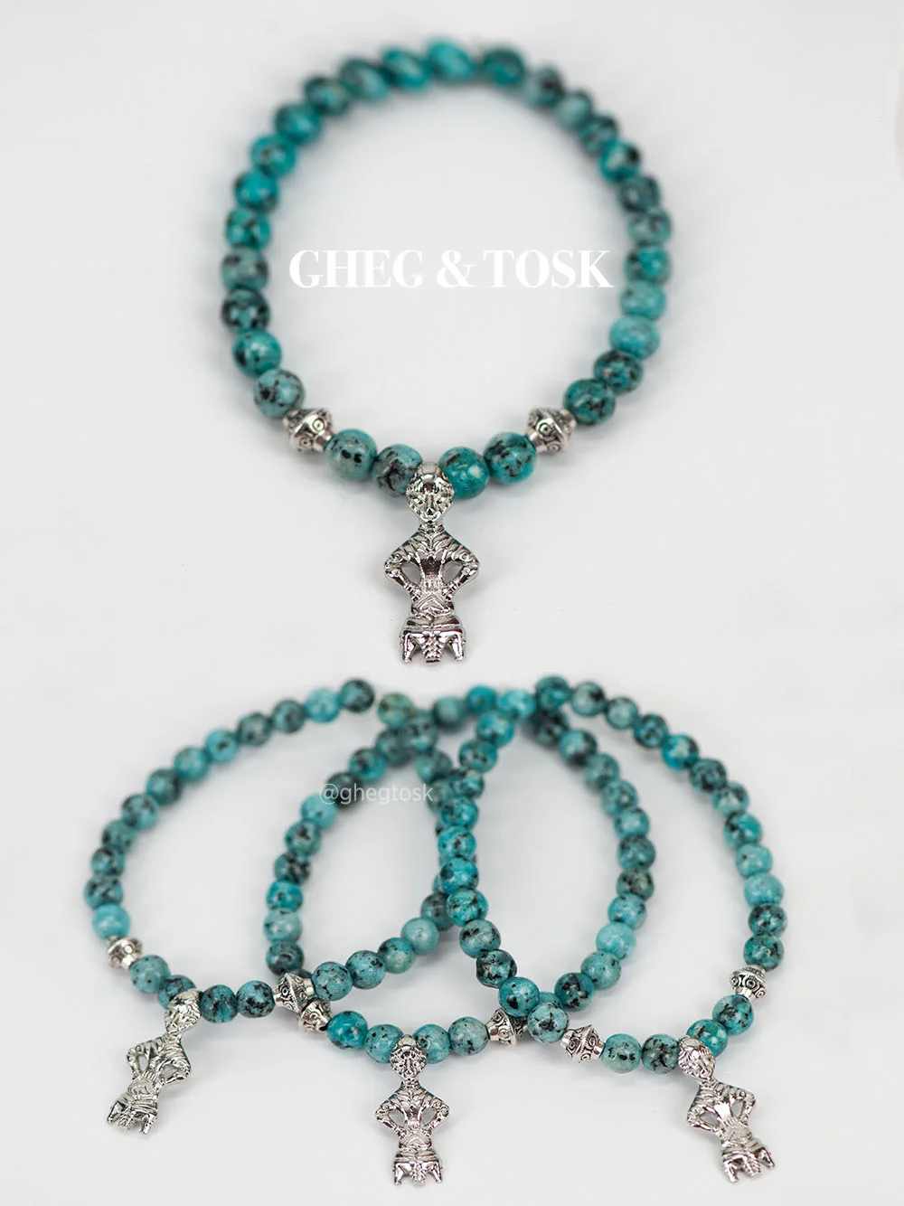 women_bracelet_blue_02.jpg