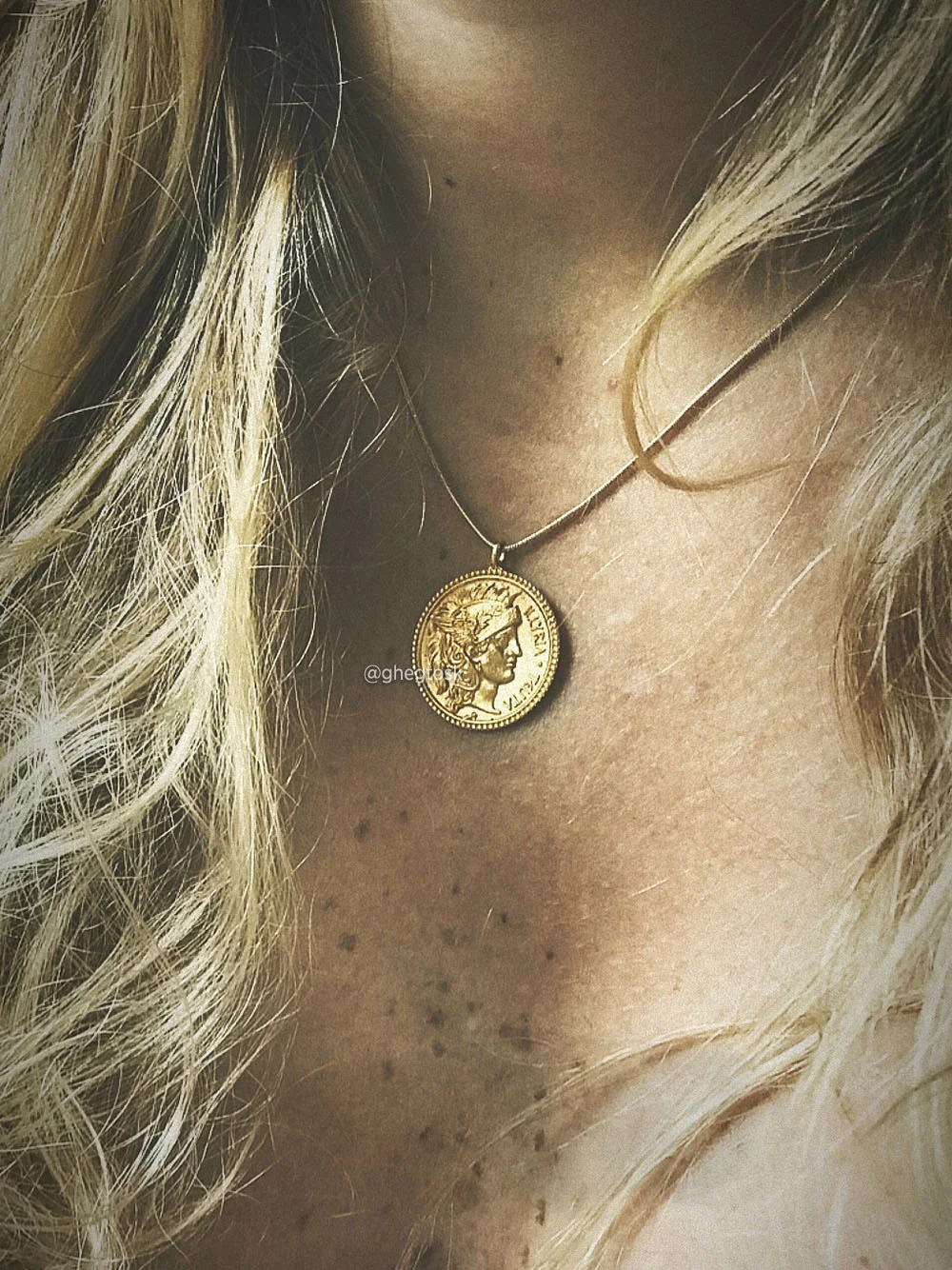 Teuta_Pendant_T5A_clear.jpg