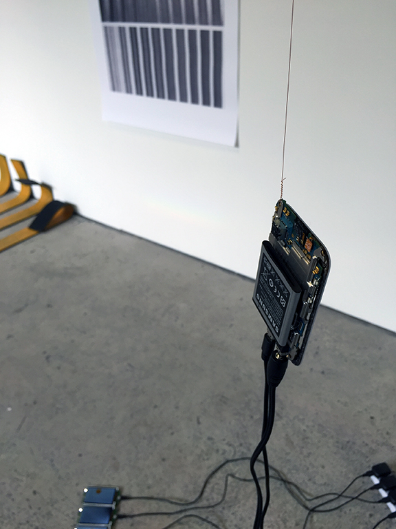  pong - 2016 (installation view) /  3 channel video . various mobile phones 