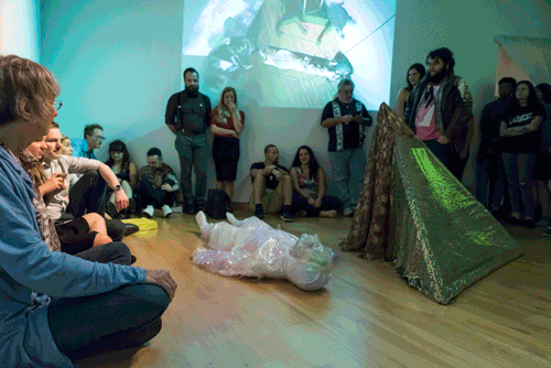 Bahareh_Khoshooee_performance.gif