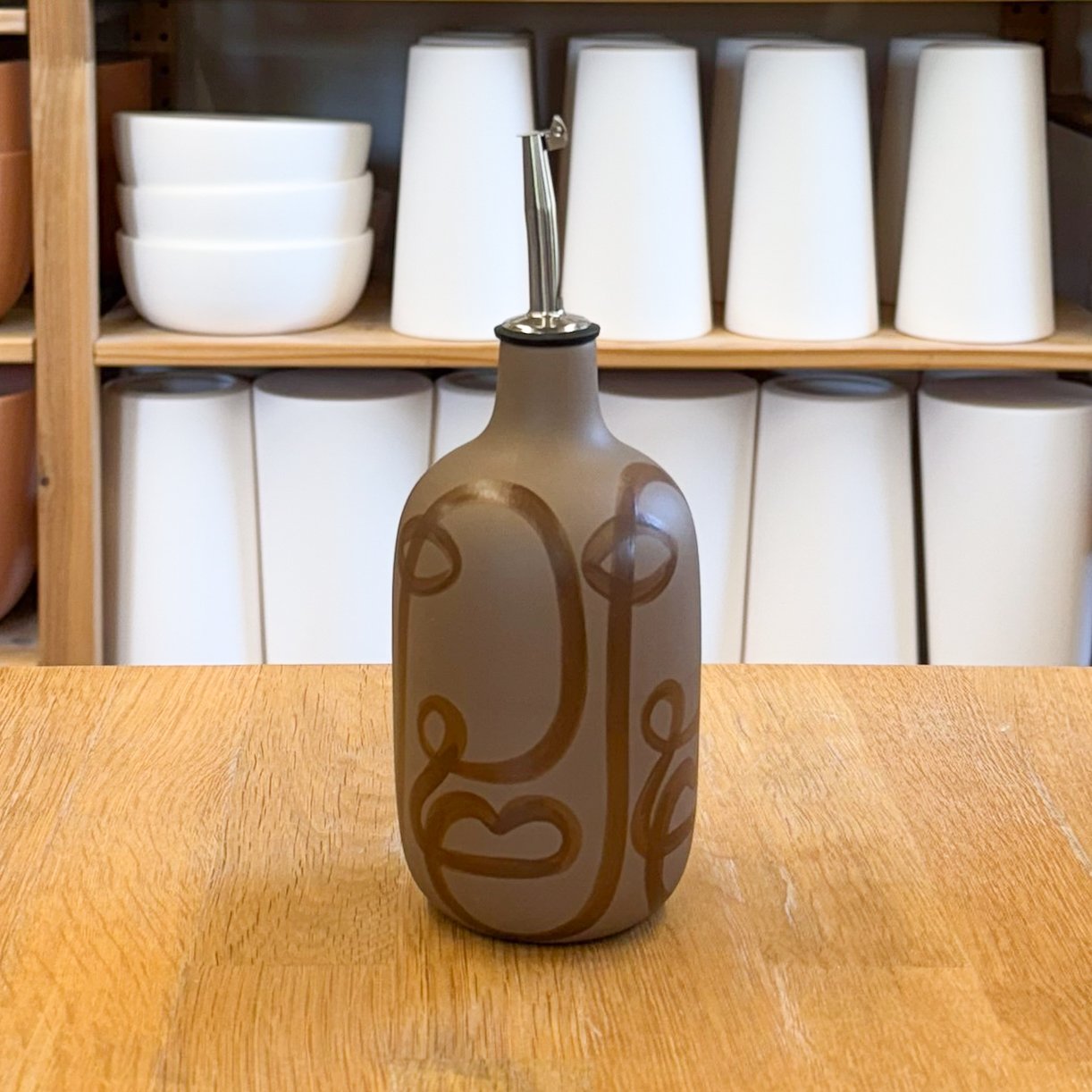 Seconds - Short Cruet - Cara - Dark Brown on Dark Brown