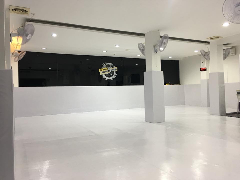 inside003.jpg