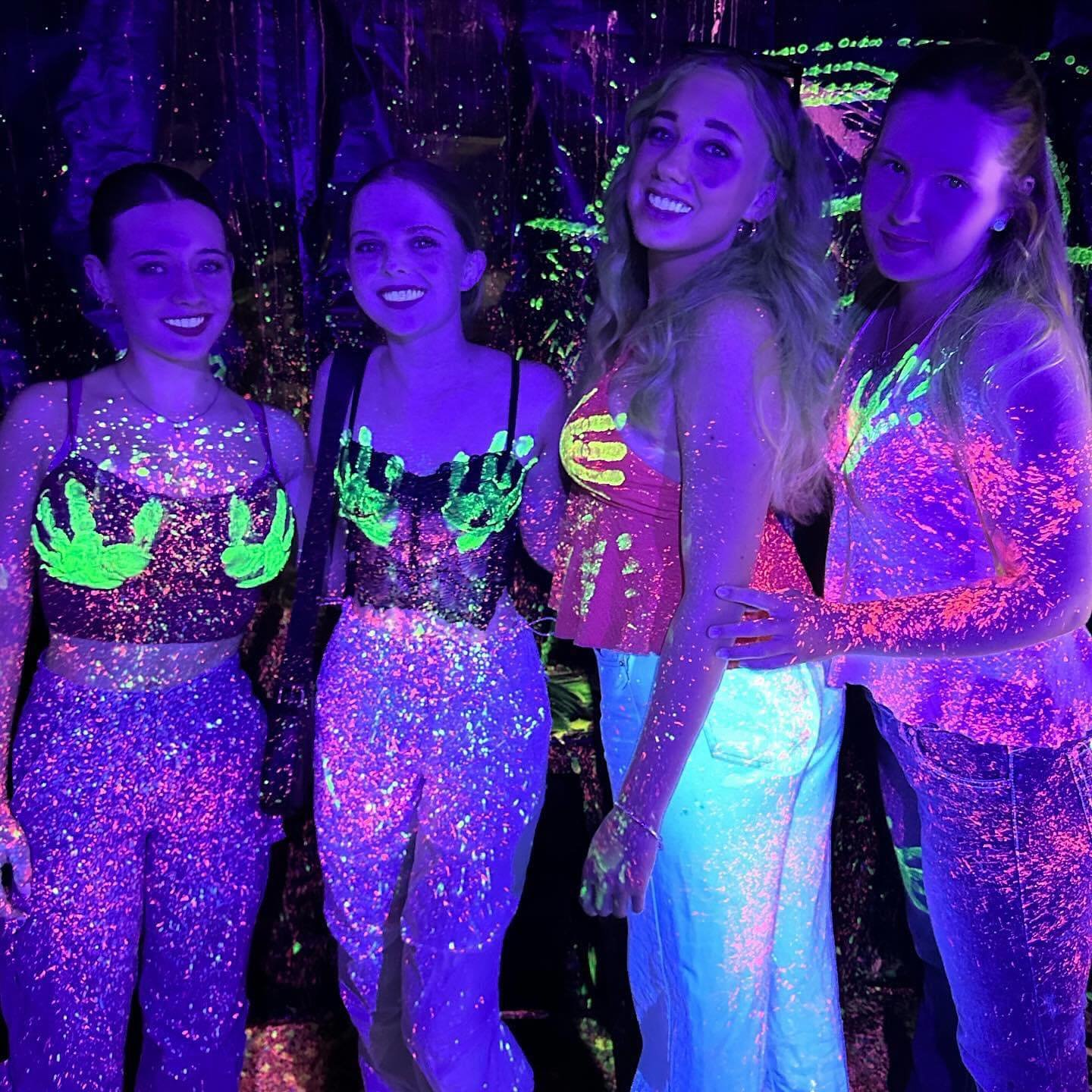 Get splattered
Get painted 
Get your glow on
High vis  and old clothes encouraged 

It&rsquo;s time to Glow Baby
Glow Party Thursday 9pm -3am 

#glow #uv #party #longweekend #thursday #cubehotel #toowooomba