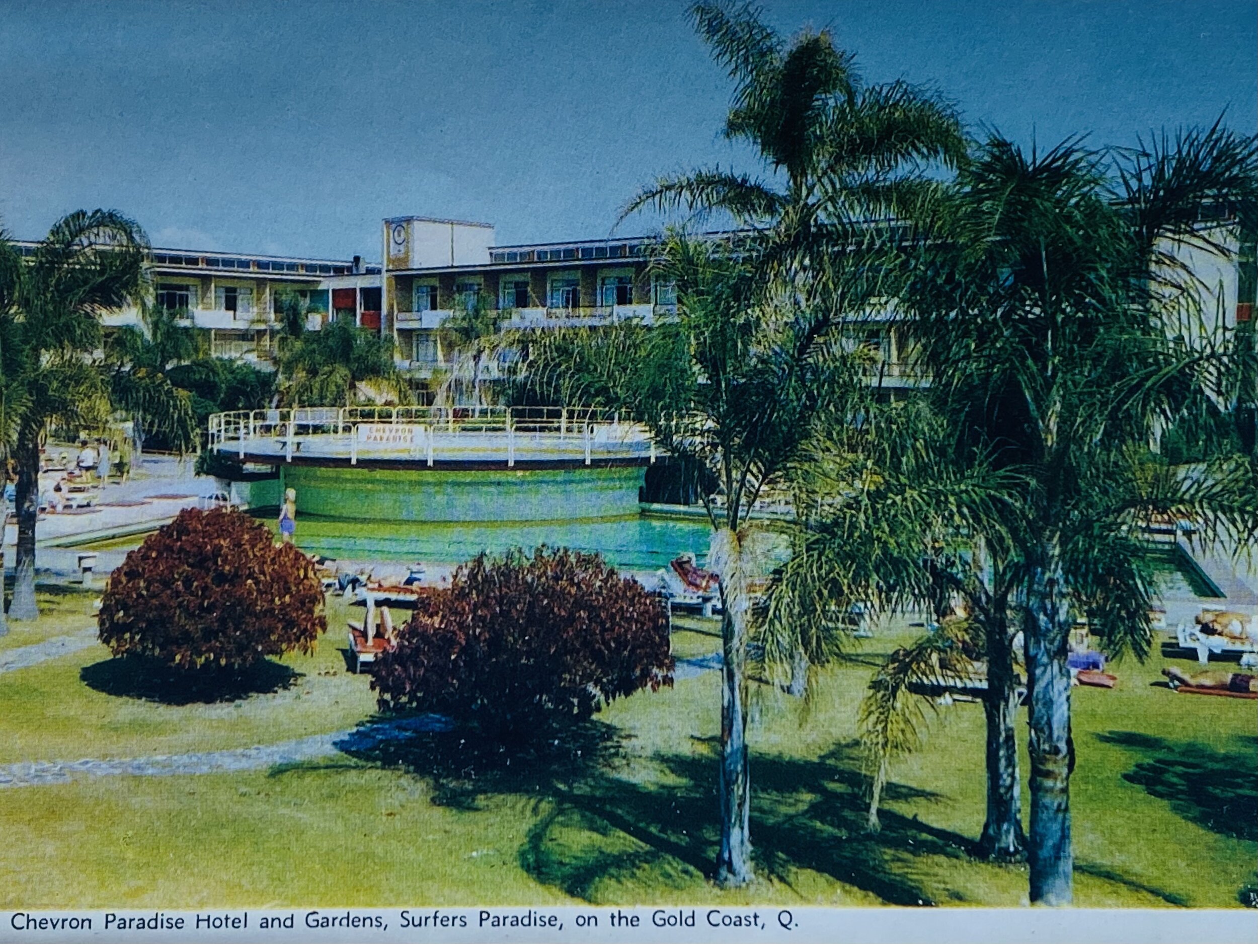 Surfers Paradise Hotel site in 1970 and 2021 : r/GoldCoast