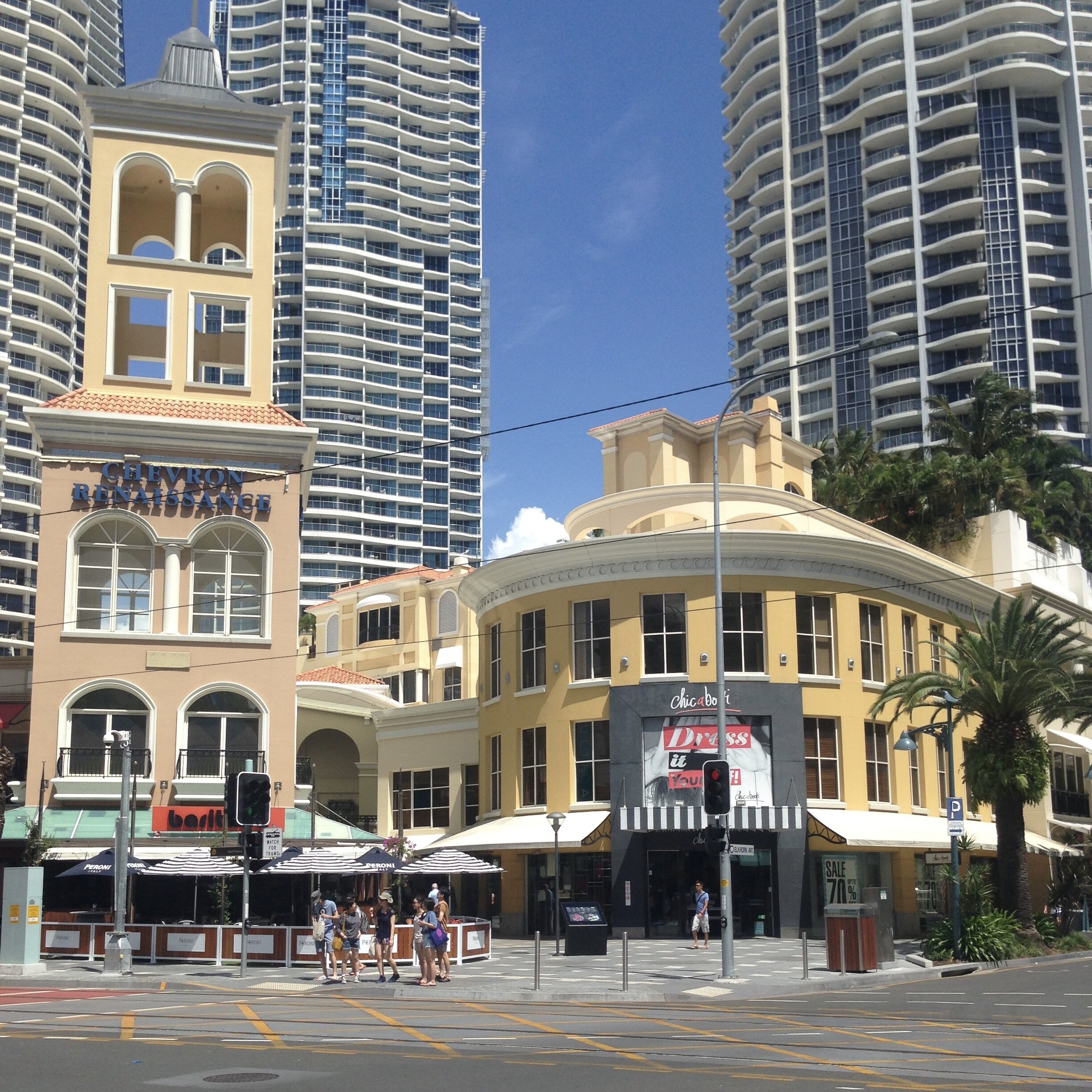 Surfers Paradise Hotel site in 1970 and 2021 : r/GoldCoast