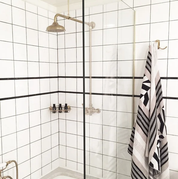 Monochrome towel design | Ruby mint