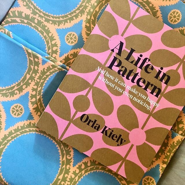 Feeling inspired by this Orla Kiely book that arrived in the post! also excited to receive my fabric from @nextstateprint ! Time to get making! #orlakiely #newbook #inspiration #textiledesign #printmaking #homewares #fabricdesign #textiles #graphicpa