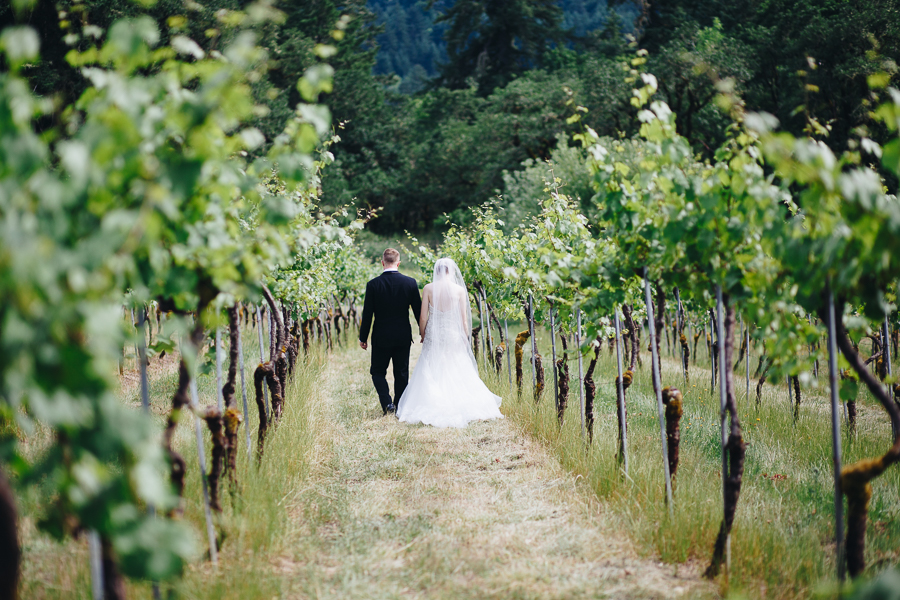 beckenridge-vineyard-wedding-salem-oregon-venue-26.jpg