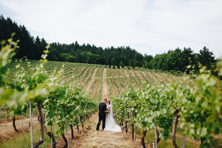 beckenridge-vineyard-wedding-salem-oregon-venue-31.jpg