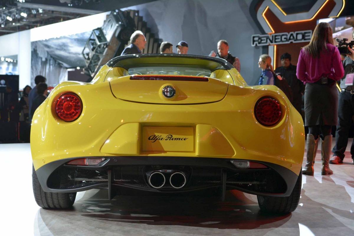 alfa-romeo-4c-spider-detroit-auto-show-2015-6.jpg