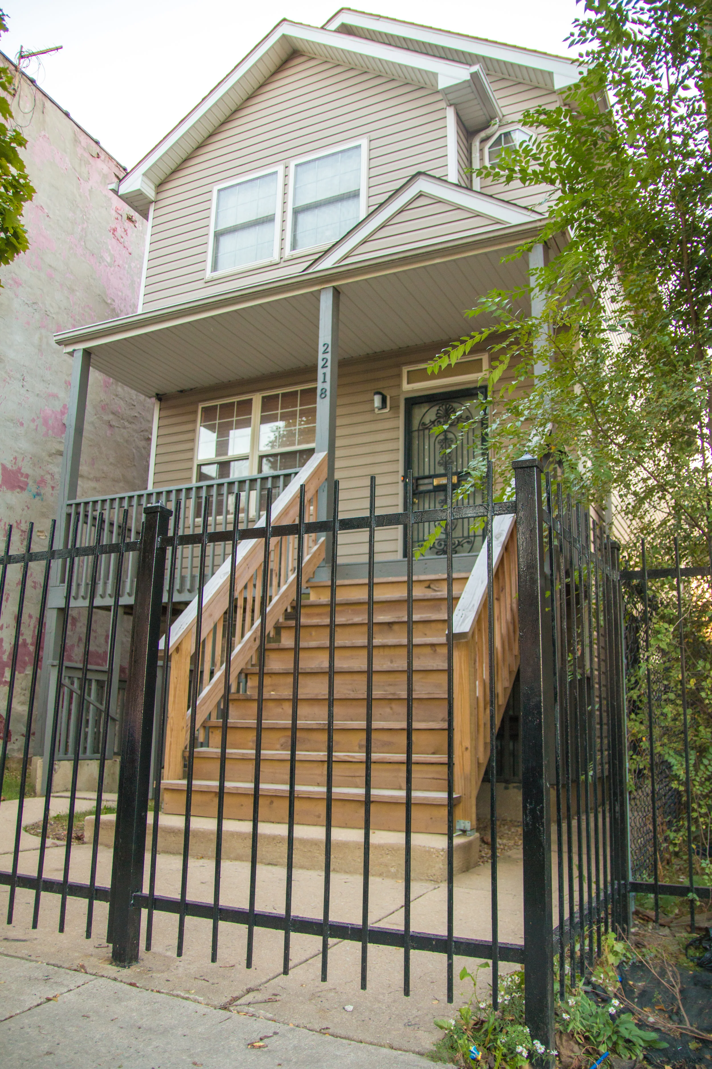 EXTERIOR_CLOSE_3.jpg
