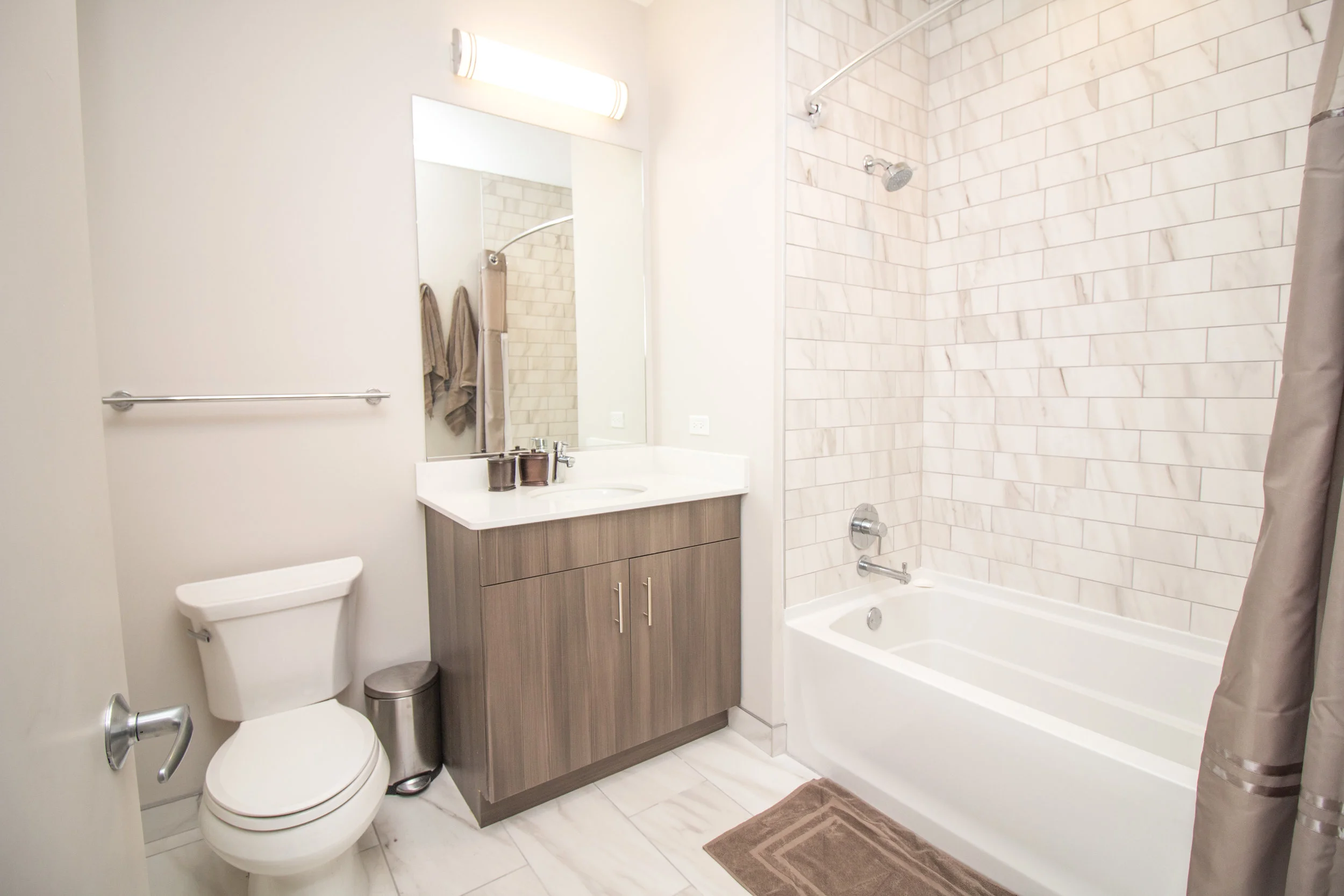BATHROOM2.jpg