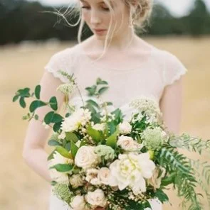 bridewithbouquet.jpg