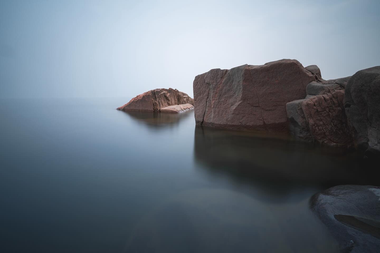 Blue gray days&hellip;

A few little bits from Lake Superior on some overcast days&hellip; 
.
.
.
.
#longexpoelite #minimalphoto #minimalphotography #waterphotography #aerialimagery #dronephotography #overcastday #seascape_lovers #seascapephotography