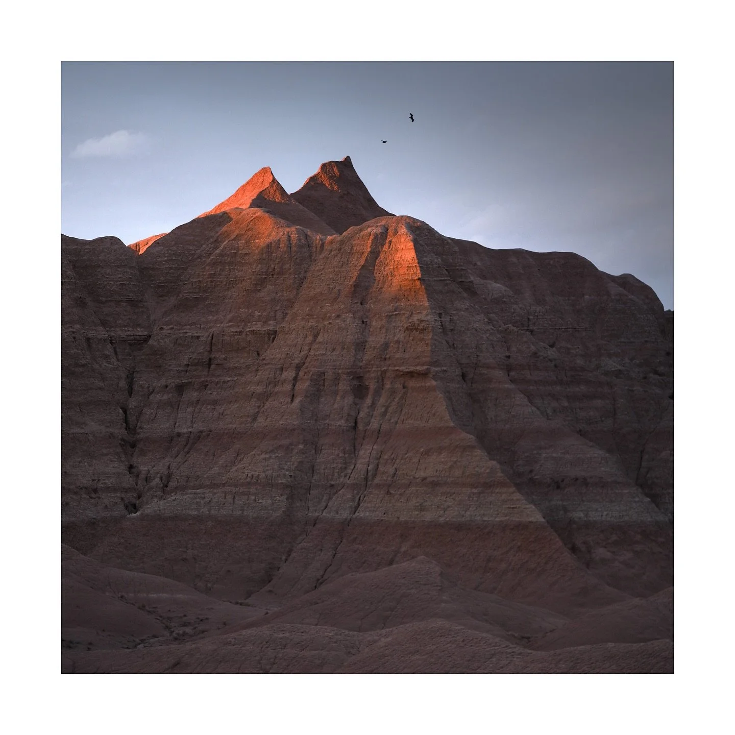 A few moments from one of those beautiful times of day, when the sun has just enough energy left to kiss the landscape before setting down for a night&rsquo;s rest&hellip; 

The Badlands, South Dakota 
.
.
.
.
.
#lastlight #desertphotography #desertl