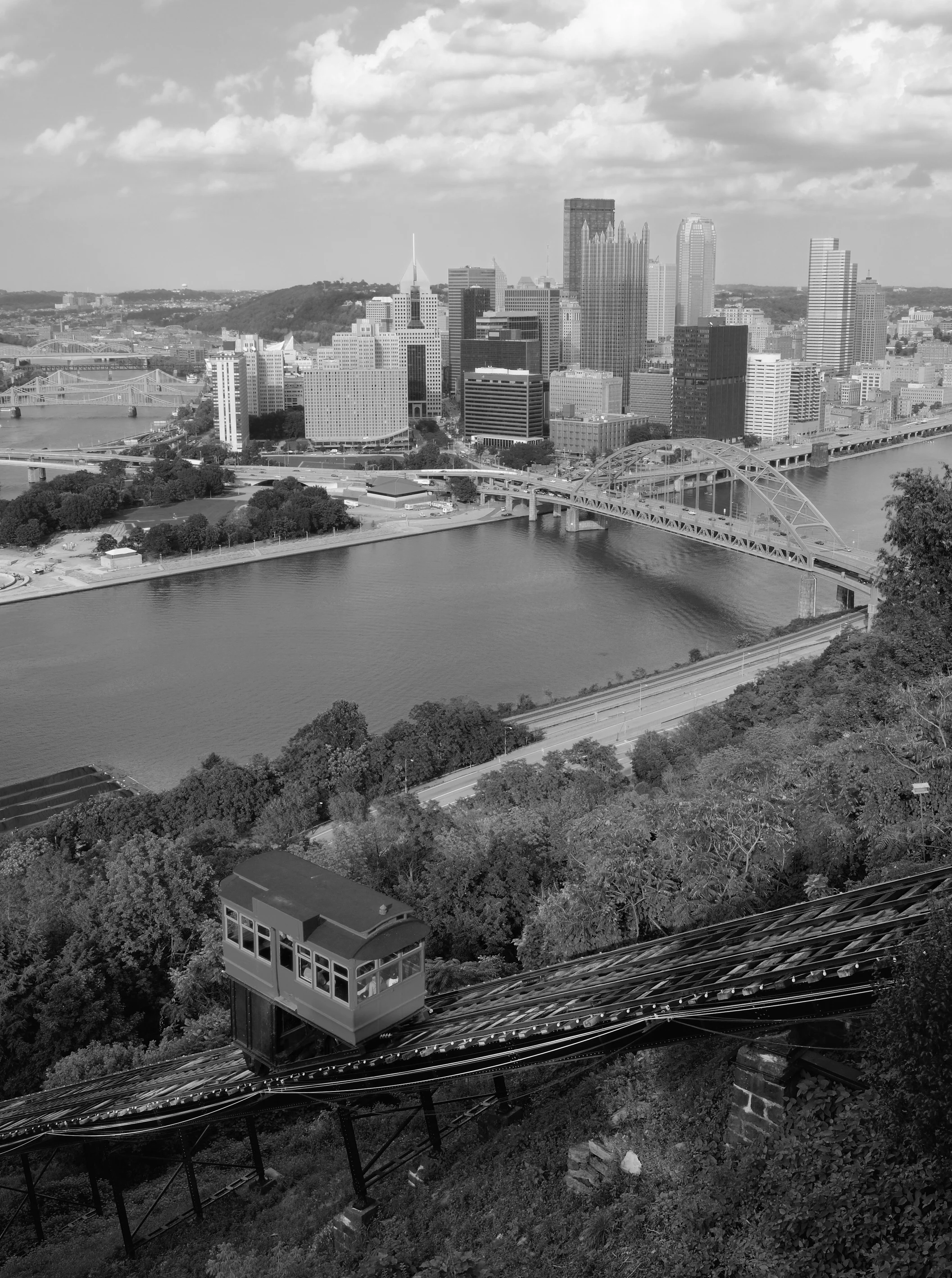 @Copy of bw_pittsburghscene.jpg