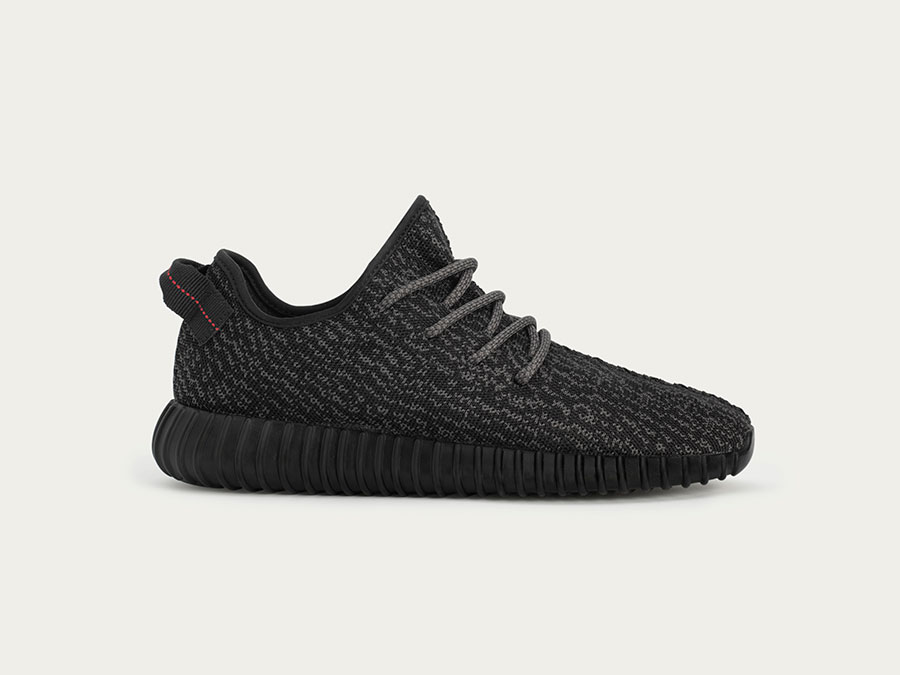 YZY350_BLACK_02.jpg