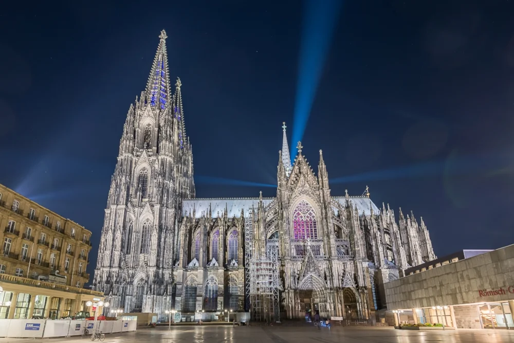 Kölner Dom Silent Mod gamescom Beleuchtung.jpg