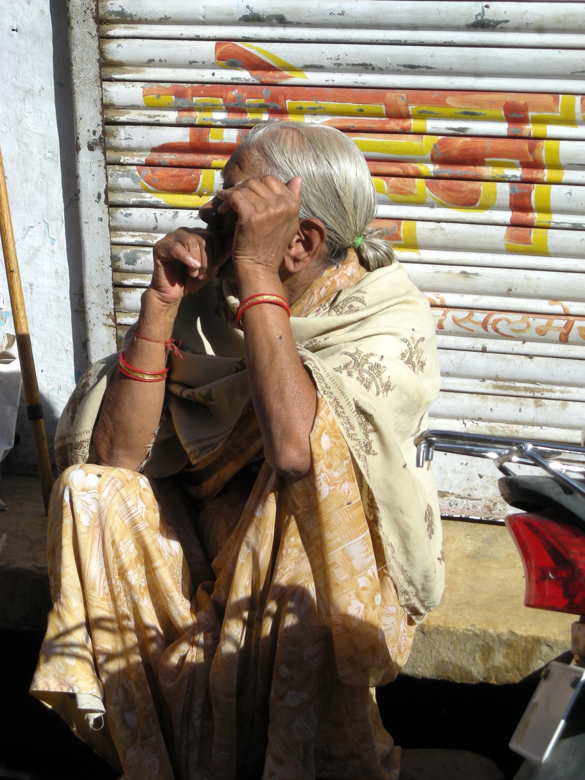 Woman on the street, Pushkar