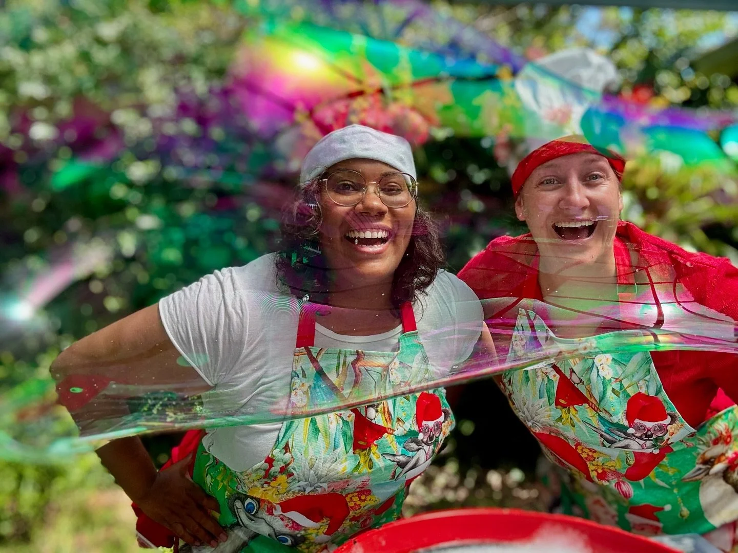 Our festive bubble chefs are set to cook up a storm this Christmas. 
The joy this act invokes in us is just wonderful. We can&rsquo;t wait to spread the joy. 

Showcasing @lisapollockartist excellent Christmas apron.