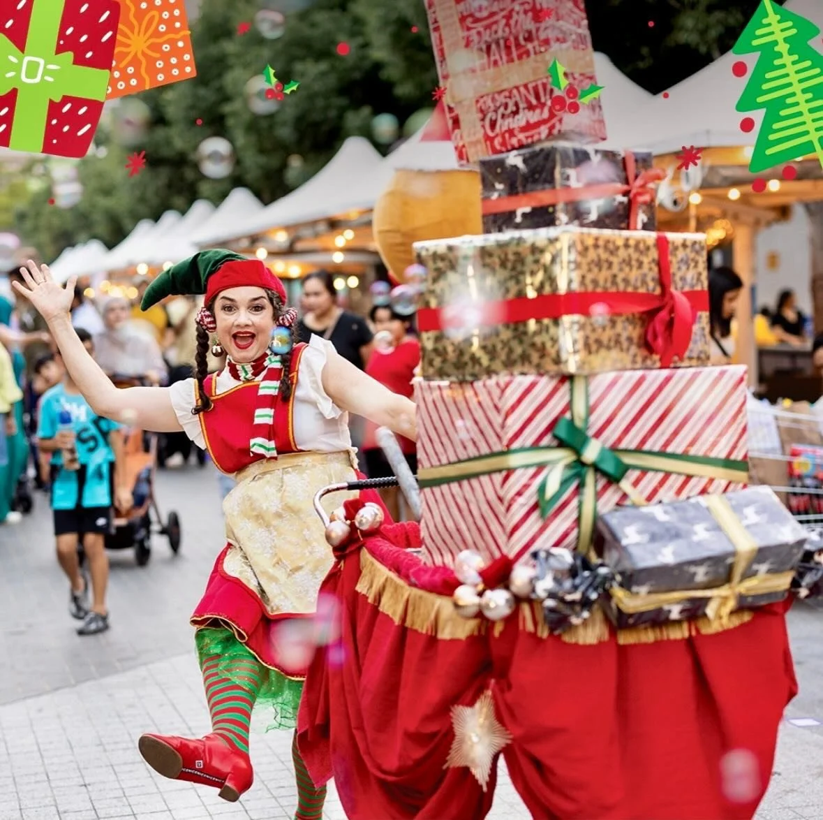 Move over elf on the shelf, our bubble elf is here to spread the Christmas joy. In the heatwave, there&rsquo;s not better place to be than under a sea of bubbles 🫧🫧🫧 
Catch us at Pitt Street Mall and Liverpool Mall over the weekend for all your bu