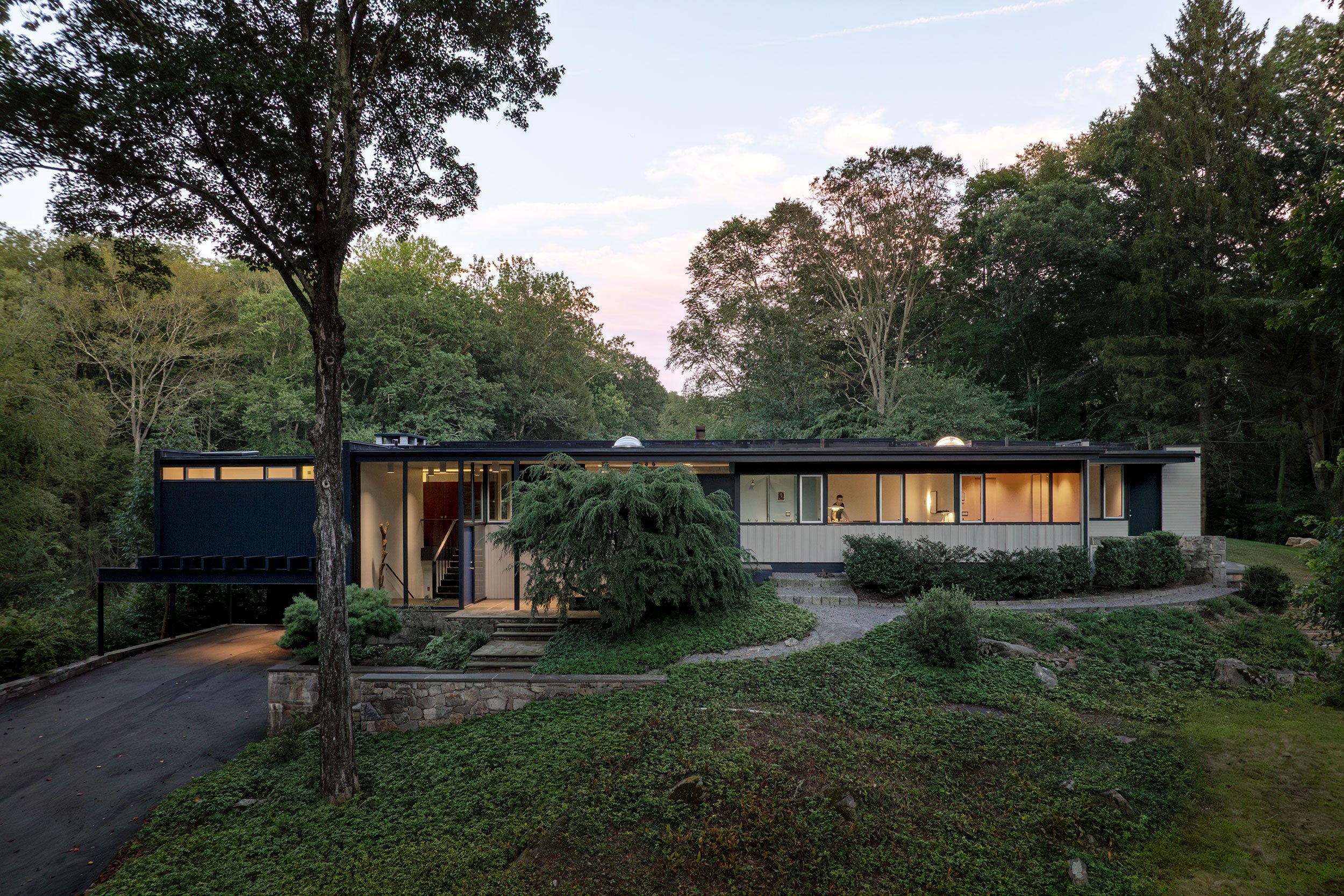Corwin House, Richard Neutra | Skyframe | Weston, CT