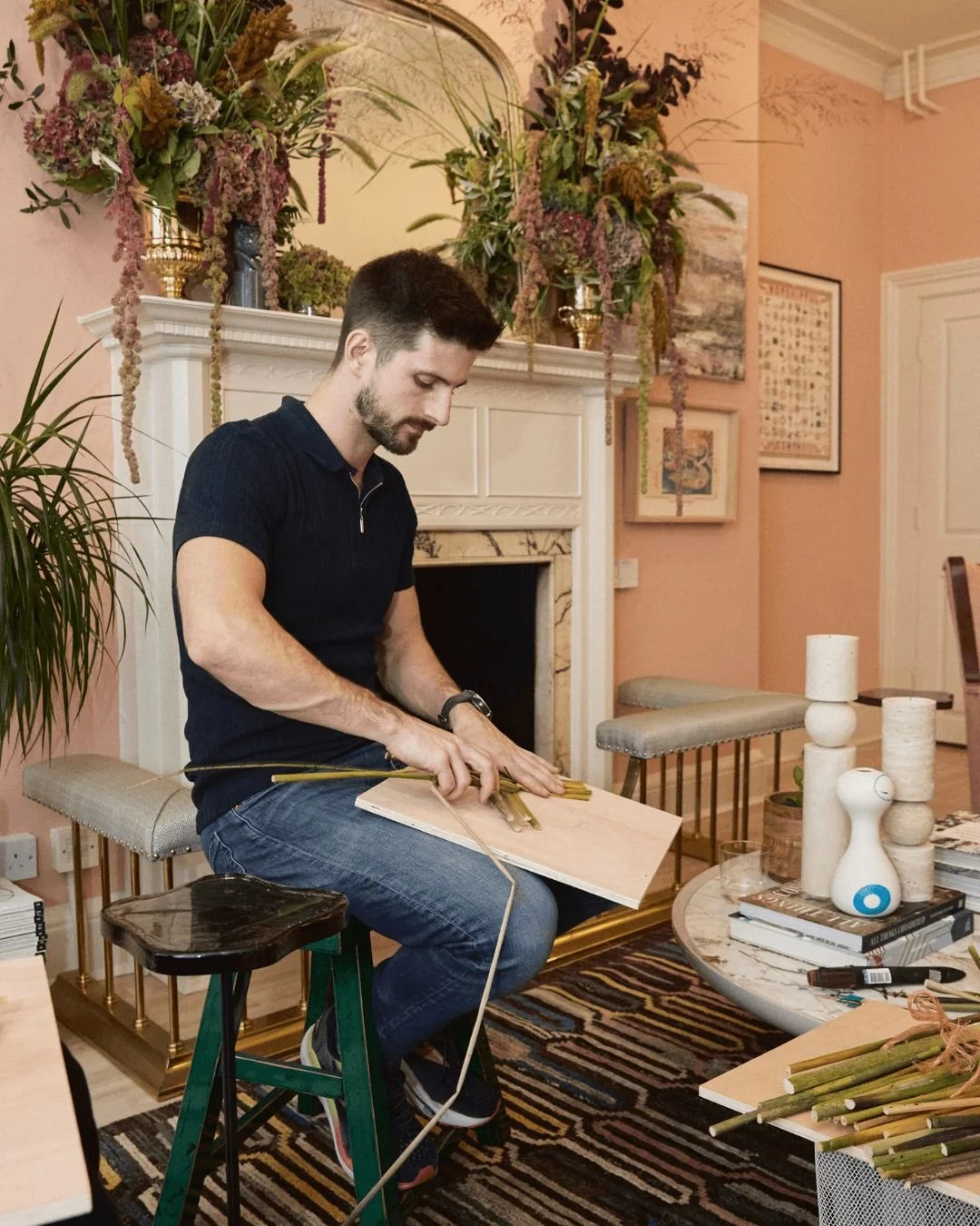 Looking for a spark of creative inspiration? Swipe through to step inside our rush weaving session with @themarchmontworkshop during Work/Shop London. 🌟

This hands-on experience offered a rare glimpse into the living tradition of one of the UK&rsqu